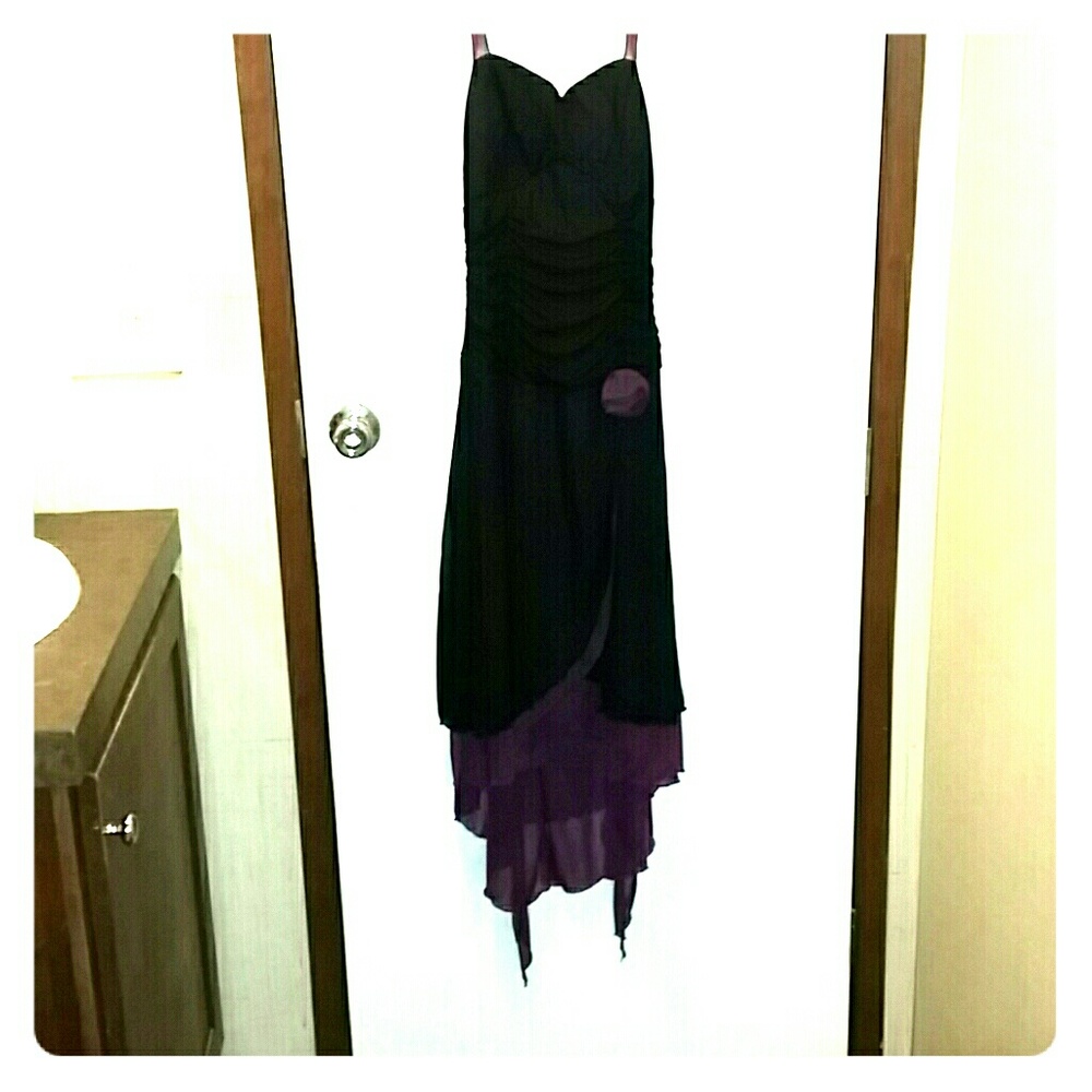 Maroon slim fit high low elegant dress - Picture 1 of 3